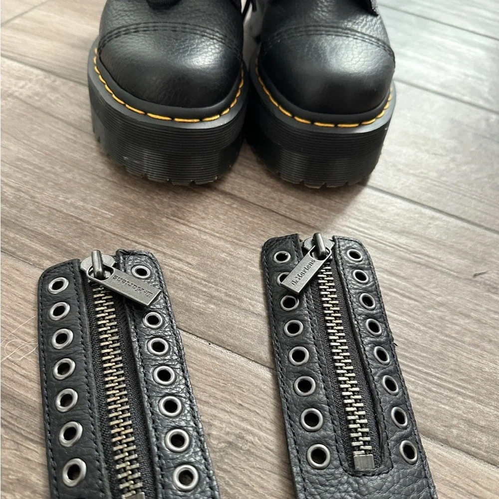 Sinclair Dr. Martens Black Leather Boots Size 6 - Picture 2 of 4